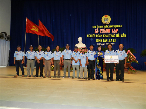 Lễ thành lập Nghiệp đoàn Khai thác hải sản Bình Tân, thị xã La Gi