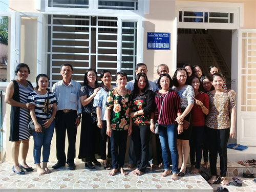 Bàn giao nhà "Mái ấm Công đoàn"