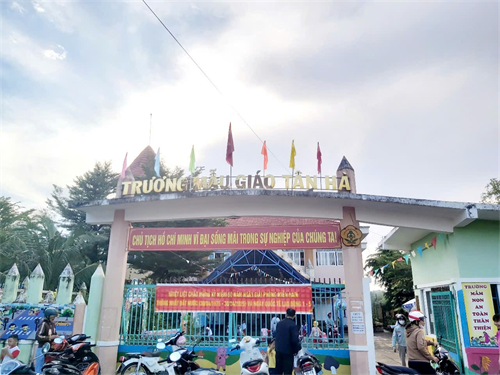 Công đoàn cơ sở trường phối hợp xây dựng mô hình “Trường học Xanh - Sạch - Đẹp - Thân thiện".