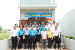 Công đoàn Viên chức tỉnh Bình Thuận trao nhà tình nghĩa cho đoàn viên khó khăn