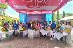 Liên đoàn Lao động huyện Đức Linh tổ chức “Hội thi cắm hoa nghệ thuật” năm 2023.