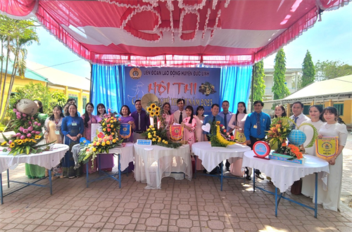 Liên đoàn Lao động huyện Đức Linh tổ chức “Hội thi cắm hoa nghệ thuật” năm 2023.