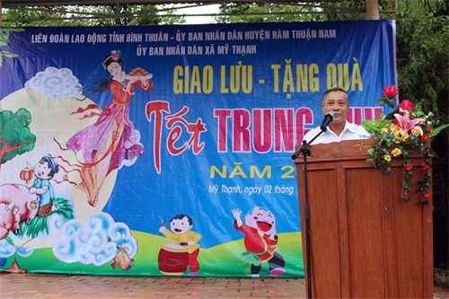 Giao lưu - Tặng quà nhân dịp Tết Trung thu năm 2017