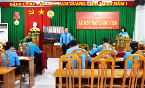 CHI BỘ 1 TỔ CHỨC LỄ KẾT NẠP ĐẢNG VIÊN