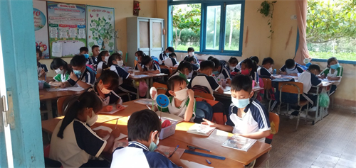 Huyện Đảo Phú Quý – Phấn khởi ngày học sinh các cấp học được đến trường