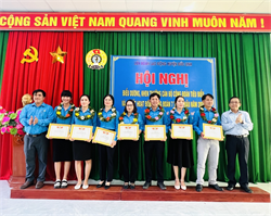 Huyện Đức Linh Tổ chức Hội nghị biểu dương cán bộ công đoàn cơ sở tiêu biểu xuất sắc năm 2024