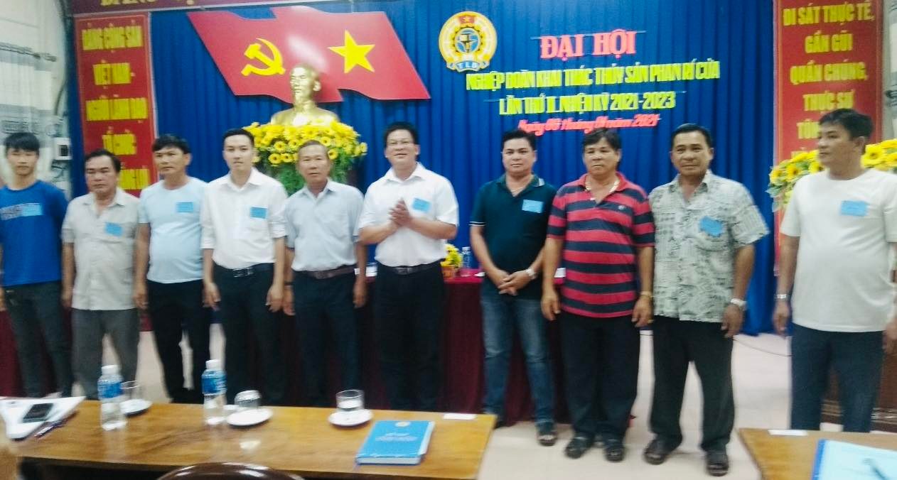 Ban Chấp hành Nghiệp đoàn khai thác hải sản Phan Rí Cửa huyện Tuy Phong  nhiệm kỳ 2021-2023 ra mắt Đại hội