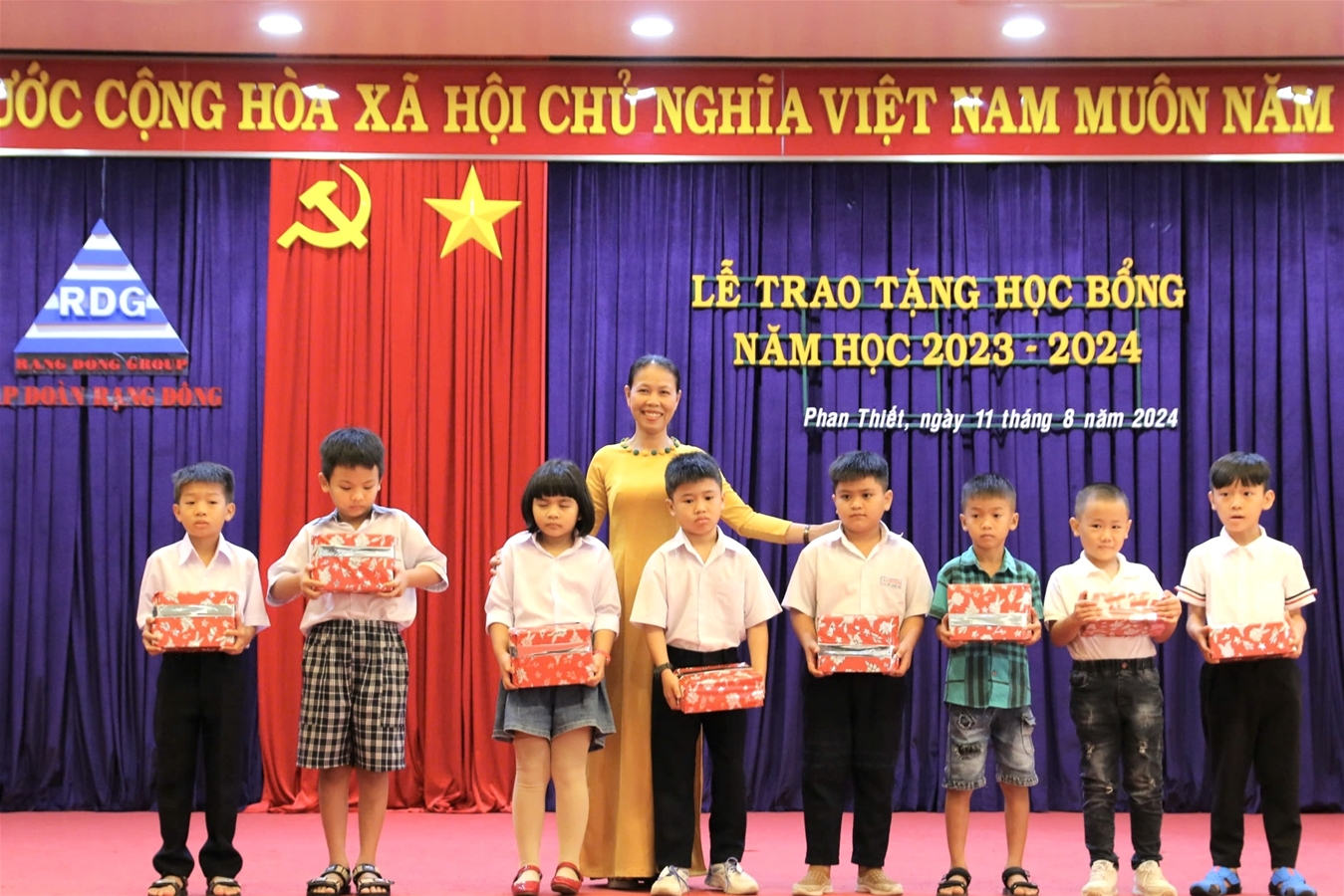 CĐCS Rạng Đông tổ chức lễ trao tặng học bổng thường niên