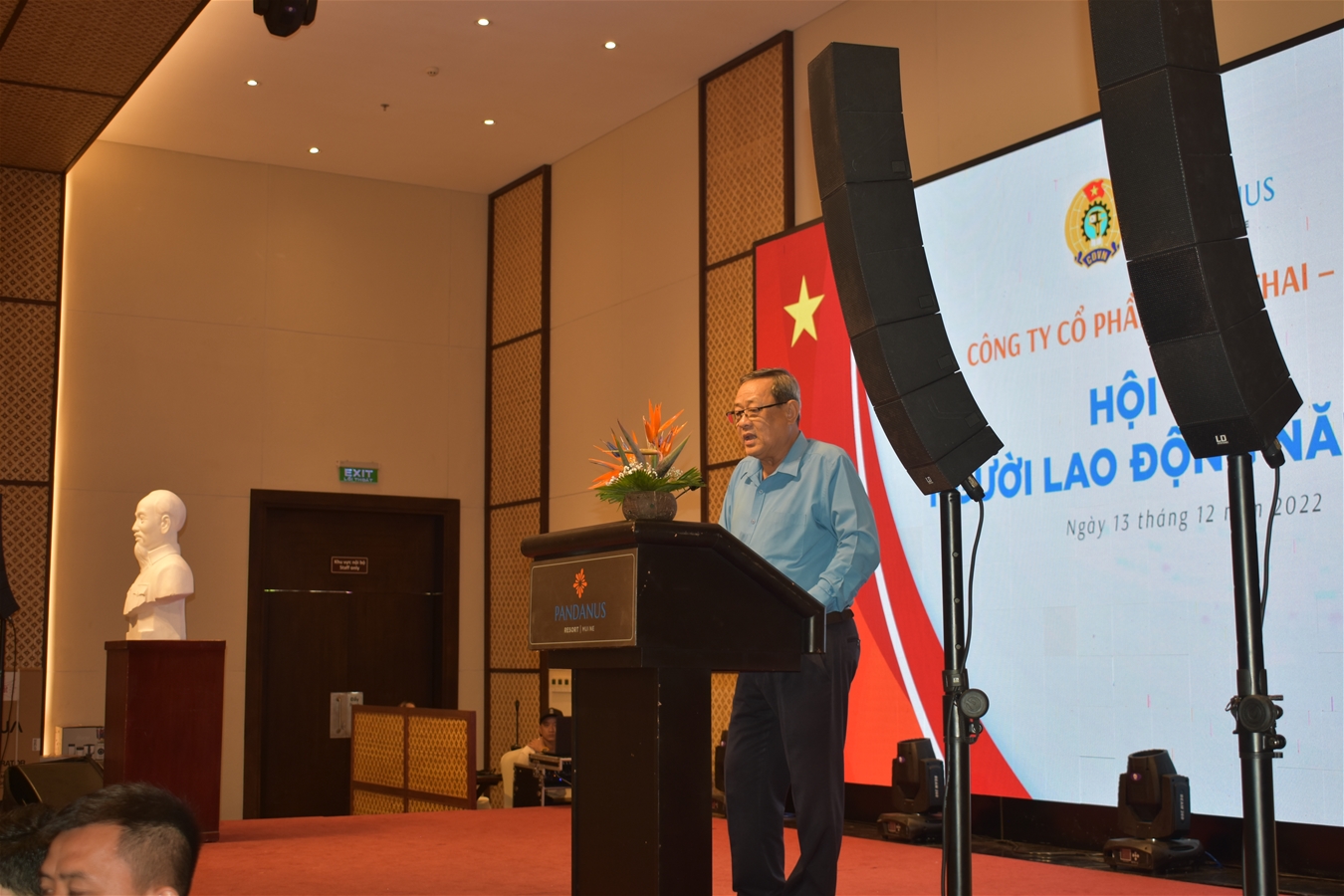 Ảnh: Đ/c Võ Huy Luận - Chủ tịch LĐLĐ Thành phố phát biểu tại Hội nghị