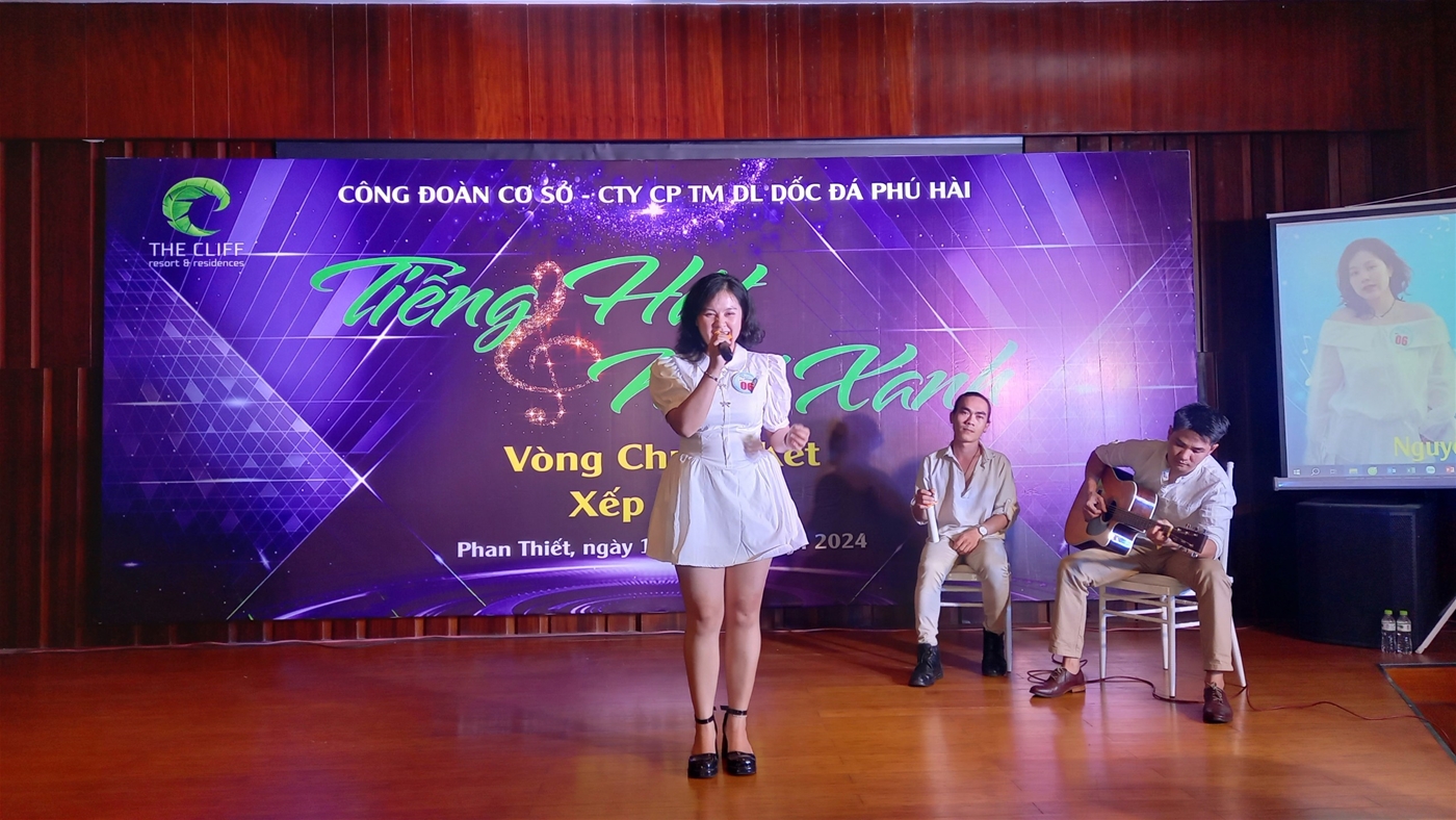 Thí sinh Nguyễn Hoài Thanh Như (đạt giải nhất): thể hiện ca khúc “Ngày chưa giông bão”