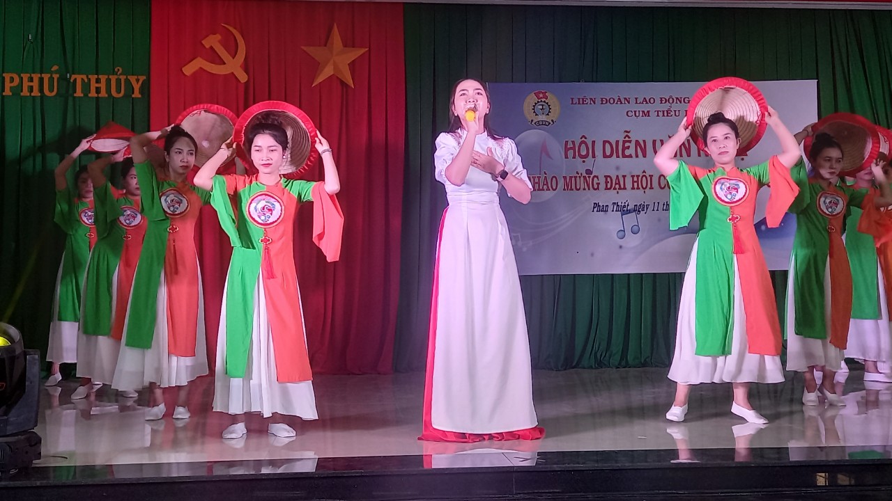 Giải nhất: CĐCS Trường TH Thiện Nghiệp 2 với tiết mục “Việt Nam trong tôi là”