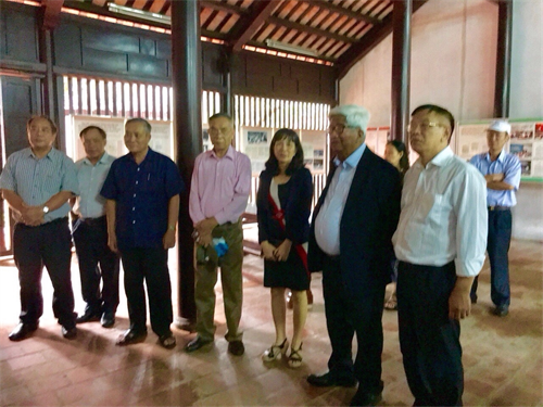 Nguyên Thường trực Bộ chính trị Phạm Thế Duyệt đến thăm Liên đoàn Lao động tỉnh Bình Thuận