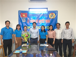 LĐLĐ Tuy Phong thành lập công đoàn cơ sở Công ty TNHH tôm giống GROWMAX