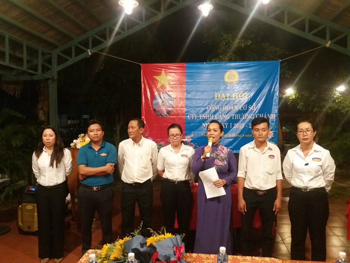 Ảnh: BCH CĐCS Cty TNHH Cảng Thương Chánh nhiệm kỳ 2019 - 2024 ra mắt Đại hội