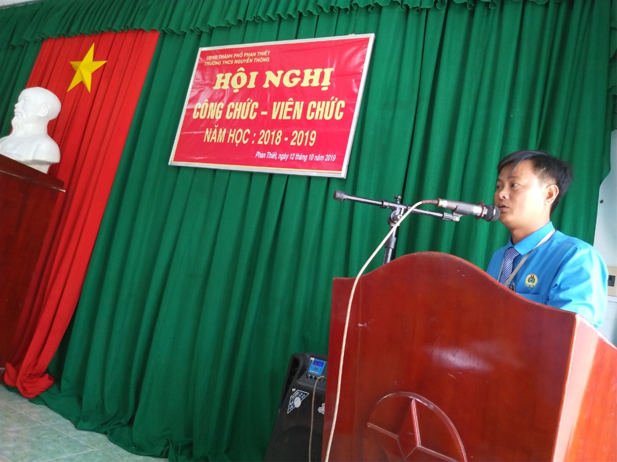 Ảnh: Ông Huỳnh Thanh Quý – Chủ tịch CĐCS thông qua công tác nhân sự Ban TTND nhiệm kỳ 2019 - 2021