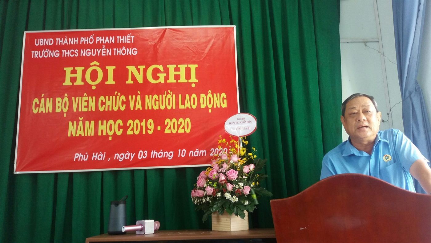 Ảnh: Ông Võ Huy Luận - Chủ tịch LĐLĐ thành phố phát biểu tại Hội nghị