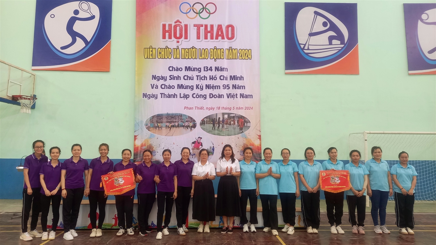 Giải khuyến khích toàn đoàn
